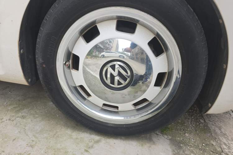Used Volkswagen Beetle 2013 1.4 TSI Comfort Model Right Front Wheel Hub