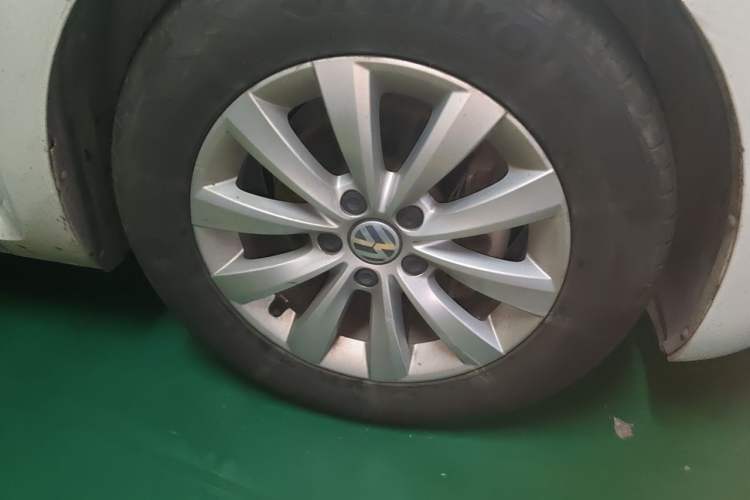 Used Volkswagen Beetle 2013 1.4TSI Fashion Edition Right Front Wheel Hub