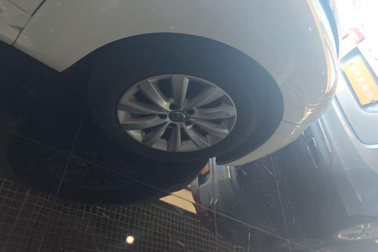 Used Volkswagen Beetle 2013 1.4TSI Fashion Edition Right Front Wheel Hub