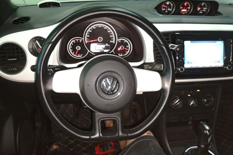 Used Volkswagen Beetle 2013 1.4TSI Fashion Edition Steering Wheel