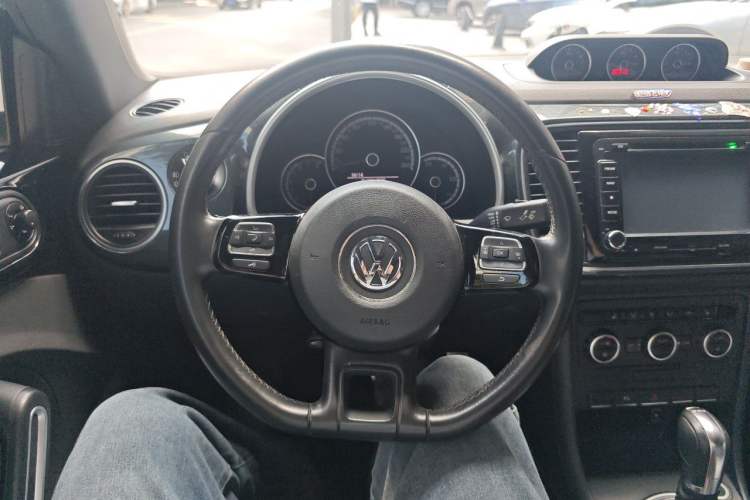 Used Volkswagen Beetle 2013 1.4TSI Luxury Model Steering Wheel