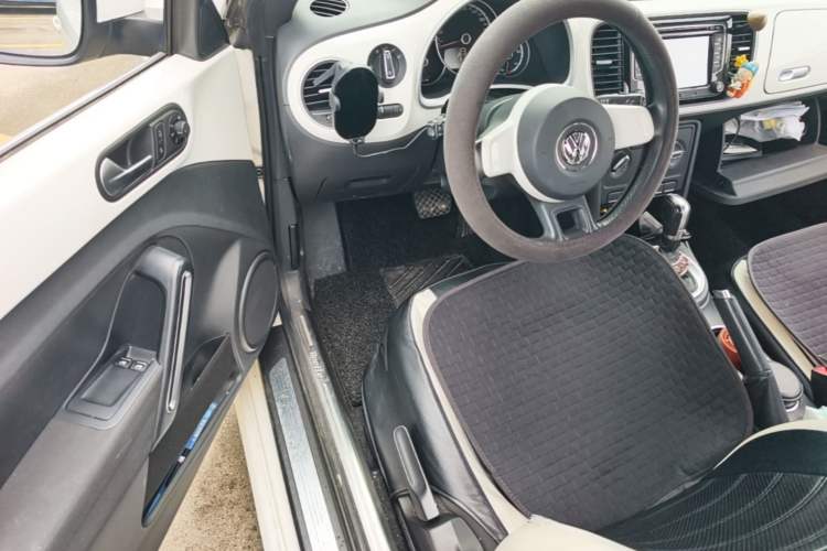 Used Volkswagen Beetle 2013 1.4TSI Fashion Edition Steering Wheel