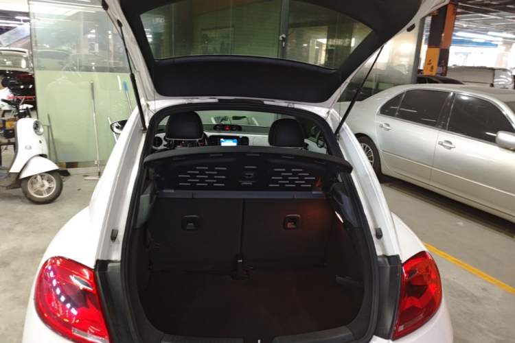 Used Volkswagen Beetle 2013 1.4TSI Fashion Edition Trunk