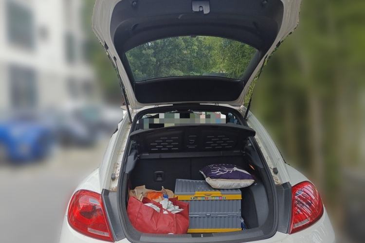Used Volkswagen Beetle 2013 2.0 TSI Top-Trim Model Trunk