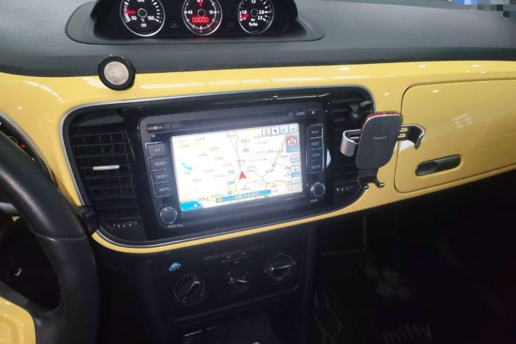Used Volkswagen Beetle 2013 1.4TSI Fashion Edition Audio And AC Panel