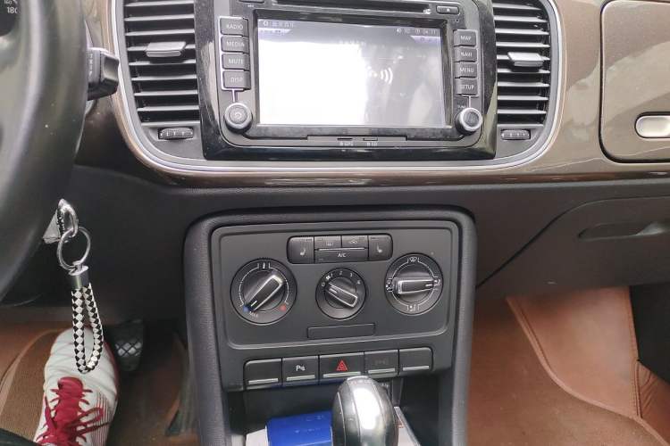 Used Volkswagen Beetle 2013 1.2TSI Comfort Model Audio And AC Panel