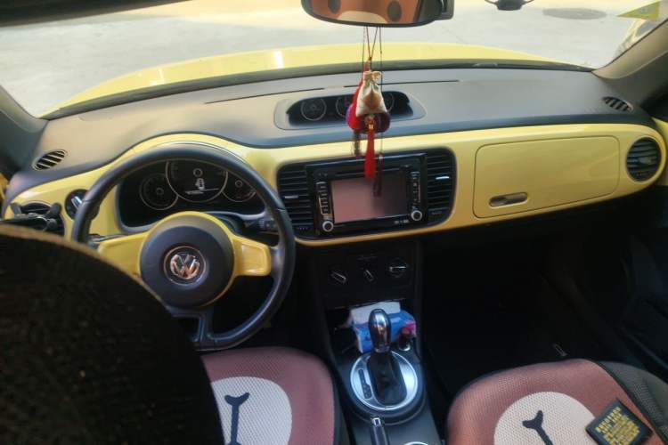 Used Volkswagen Beetle 2013 1.4TSI Fashion Edition Center Console