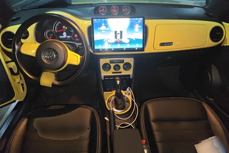 Used Volkswagen Beetle 2013 1.4TSI Fashion Edition Center Console