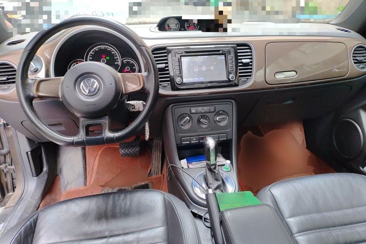 Used Volkswagen Beetle 2013 1.2TSI Comfort Model Center Console