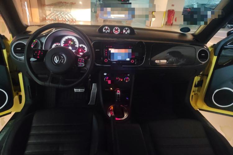 Used Volkswagen Beetle 2013 2.0 TSI Top-Trim Model Center Console