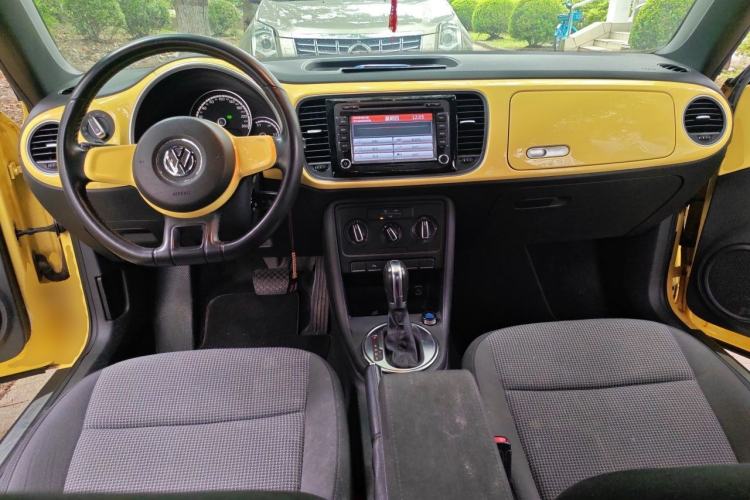 Used Volkswagen Beetle 2013 1.4TSI Fashion Edition Center Console