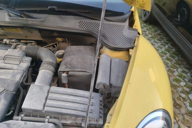 Used Volkswagen Beetle 2013 1.4TSI Fashion Edition Engine Bay Left