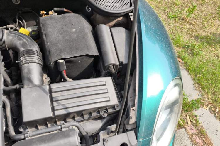 Used Volkswagen Beetle 2013 1.4TSI Fashion Edition Engine Bay Left