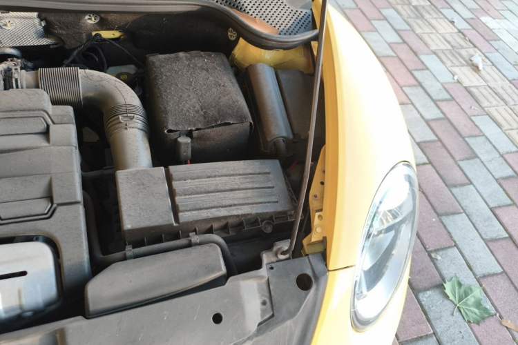 Used Volkswagen Beetle 2013 1.4TSI Fashion Edition Engine Bay Left