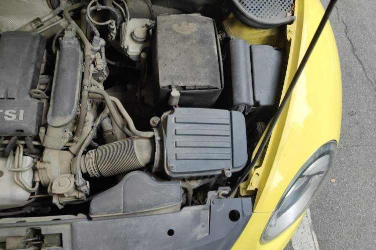 Used Volkswagen Beetle 2013 1.2TSI Fashion Edition Engine Bay Left