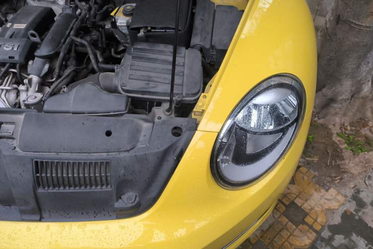 Used Volkswagen Beetle 2013 1.2TSI Fashion Edition Engine Bay Left