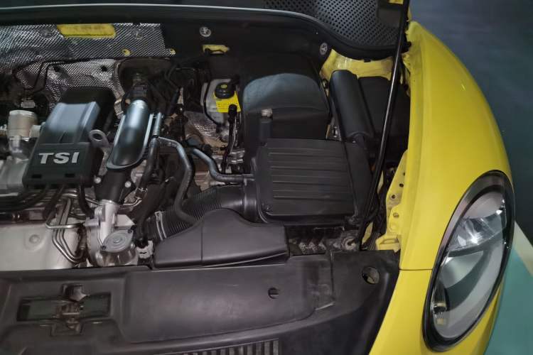 Used Volkswagen Beetle 2013 1.2TSI Fashion Edition Engine Bay Left