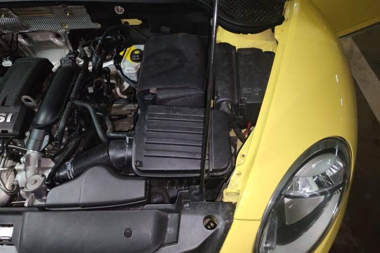 Used Volkswagen Beetle 2013 1.2TSI Fashion Edition Engine Bay Left