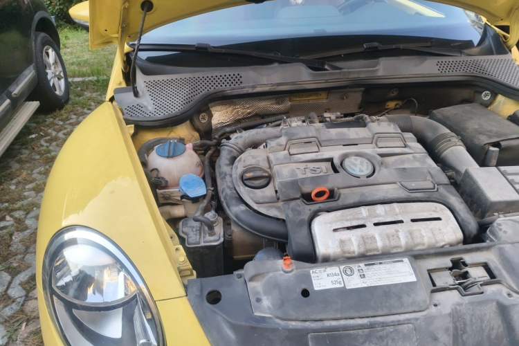 Used Volkswagen Beetle 2013 1.4TSI Fashion Edition Engine Bay Right