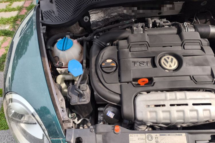 Used Volkswagen Beetle 2013 1.4TSI Fashion Edition Engine Bay Right