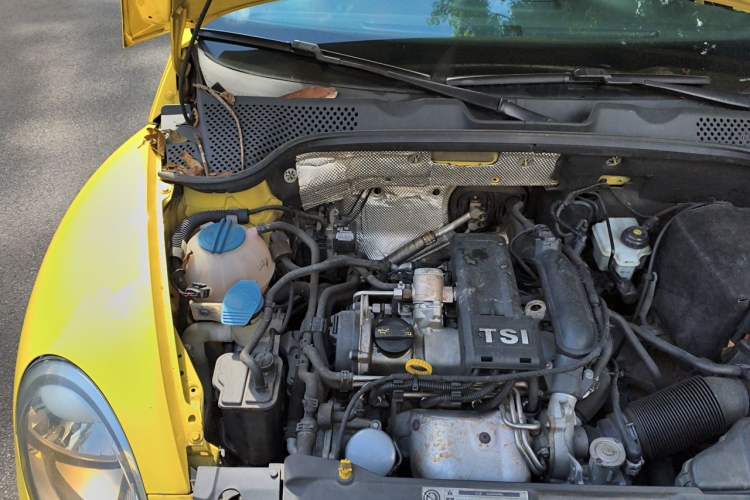 Used Volkswagen Beetle 2013 1.2TSI Fashion Edition Engine Bay Right