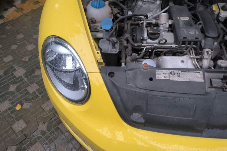 Used Volkswagen Beetle 2013 1.2TSI Fashion Edition Engine Bay Right