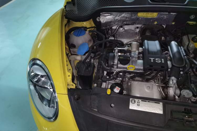 Used Volkswagen Beetle 2013 1.2TSI Fashion Edition Engine Bay Right