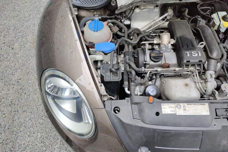 Used Volkswagen Beetle 2013 1.2TSI Comfort Model Engine Bay Right