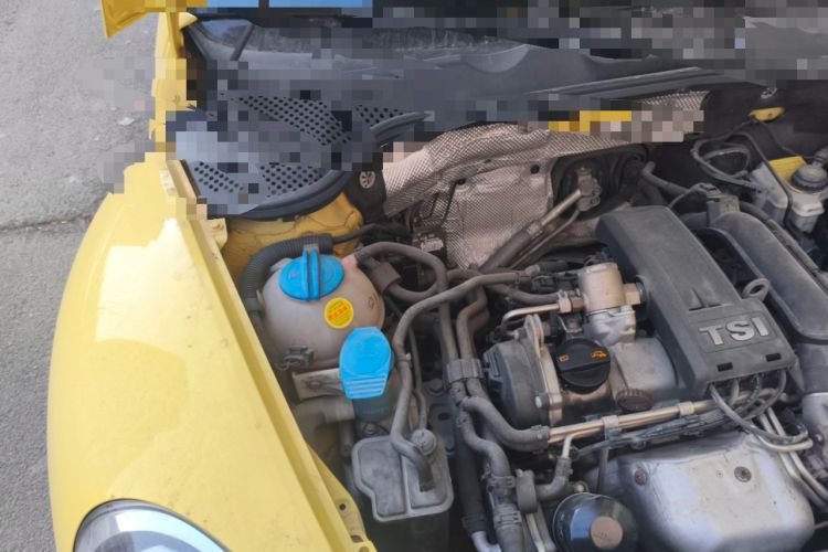 Used Volkswagen Beetle 2013 1.2TSI Comfort Model Engine Bay Right
