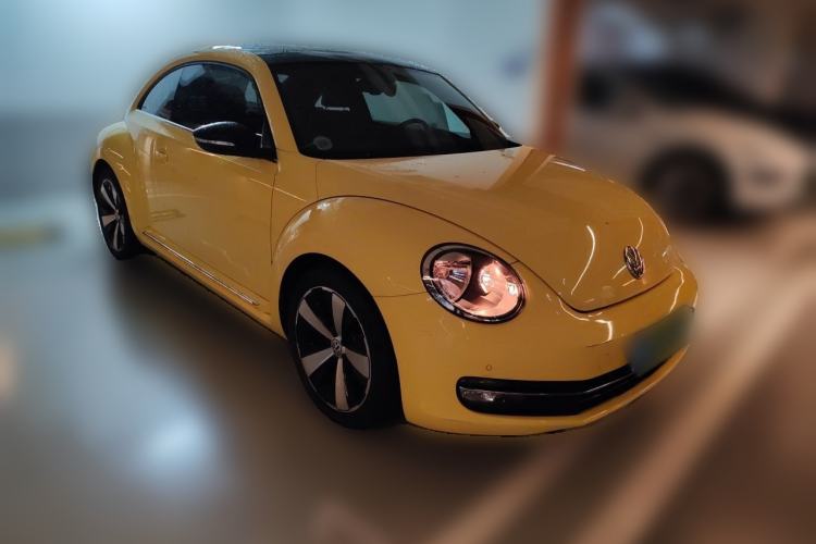 Used Volkswagen Beetle 2013 2.0 TSI Top-Trim Model Front Right 45 Deg
