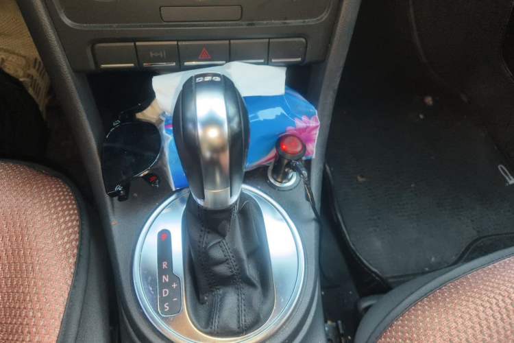 Used Volkswagen Beetle 2013 1.4TSI Fashion Edition Gear Lever