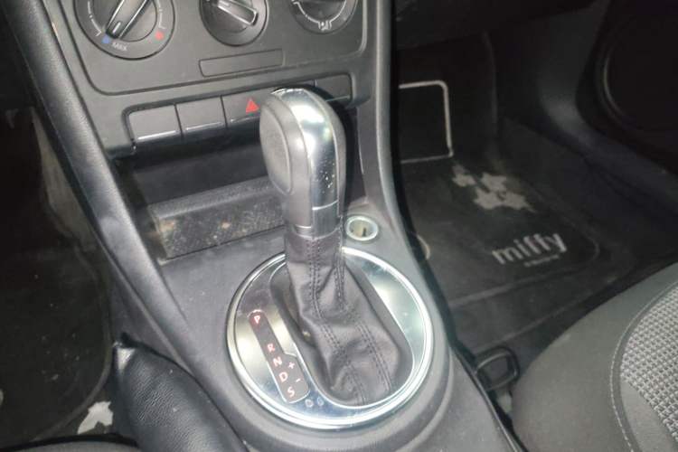 Used Volkswagen Beetle 2013 1.4TSI Fashion Edition Gear Lever