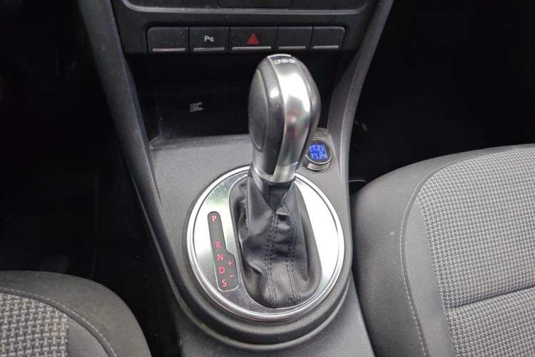 Used Volkswagen Beetle 2013 1.4TSI Fashion Edition Gear Lever