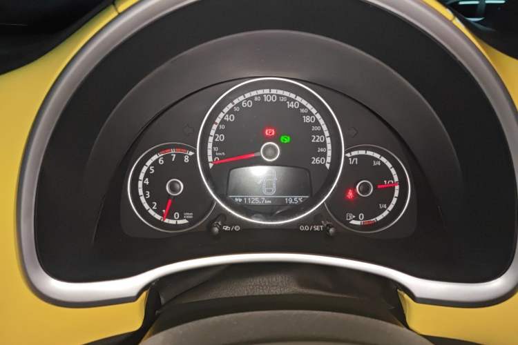 Used Volkswagen Beetle 2013 1.4TSI Fashion Edition Instrument Cluster