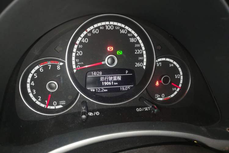 Used Volkswagen Beetle 2013 1.4TSI Fashion Edition Instrument Cluster