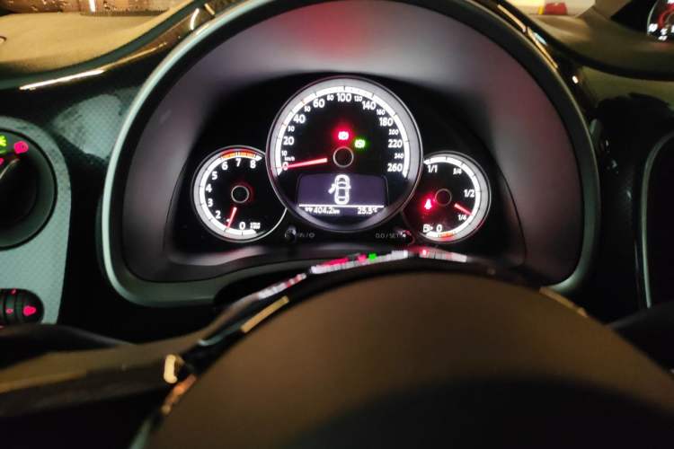 Used Volkswagen Beetle 2013 2.0 TSI Top-Trim Model Instrument Cluster