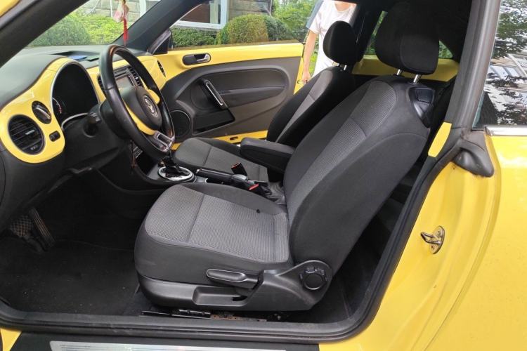 Used Volkswagen Beetle 2013 1.4TSI Fashion Edition Left Front Seat