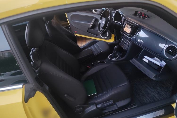 Used Volkswagen Beetle 2013 2.0 TSI Top-Trim Model Left Rear Seat