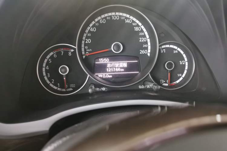 Used Volkswagen Beetle 2013 1.4 TSI Comfort Model Odometer Close Up