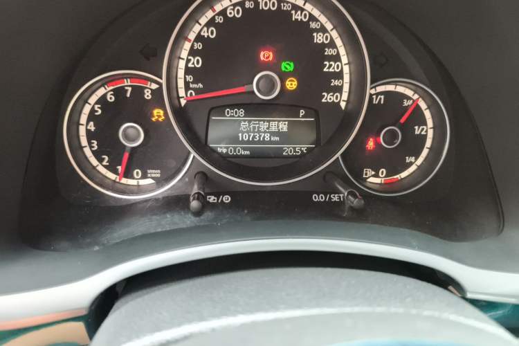 Used Volkswagen Beetle 2013 1.4TSI Fashion Edition Odometer Close Up