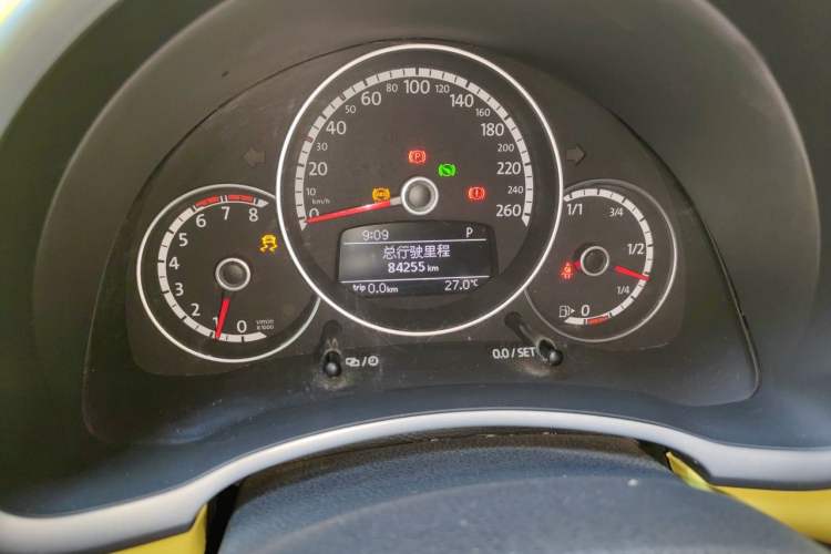 Used Volkswagen Beetle 2013 1.2TSI Fashion Edition Odometer Close Up