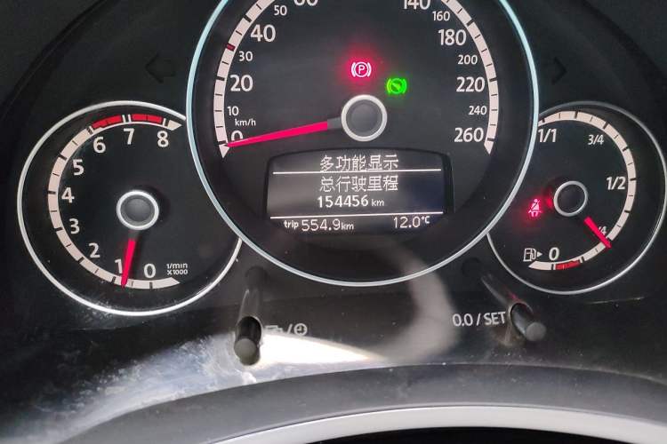 Used Volkswagen Beetle 2013 1.2TSI Comfort Model Odometer Close Up