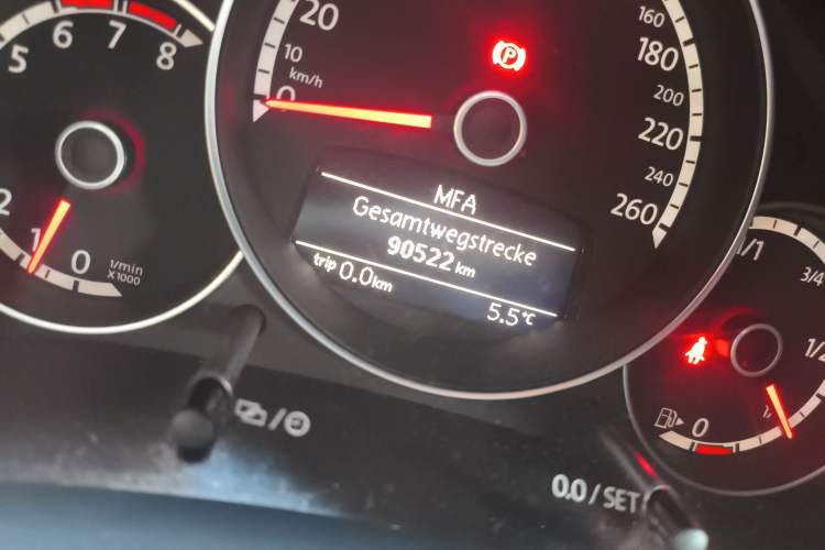 Used Volkswagen Beetle 2013 1.2TSI Comfort Model Odometer Close Up