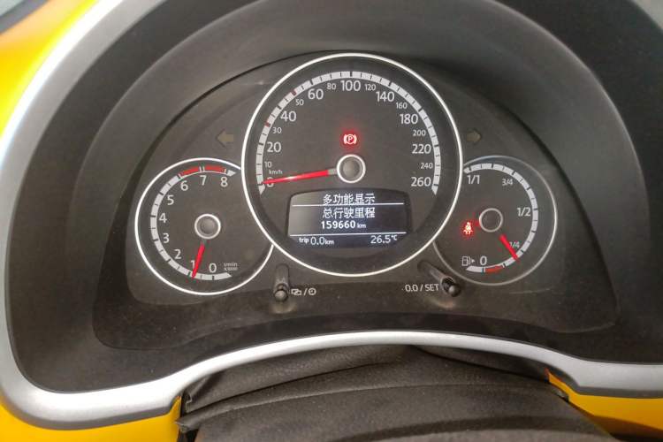 Used Volkswagen Beetle 2013 1.2TSI Comfort Model Odometer Close Up