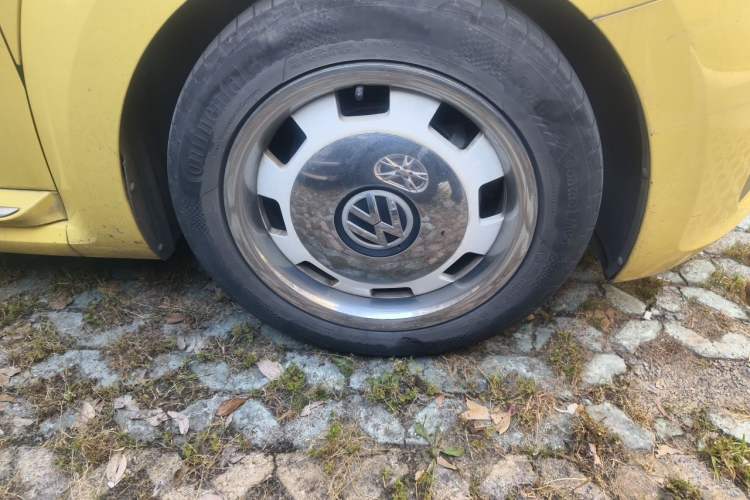 Used Volkswagen Beetle 2013 1.4TSI Fashion Edition Right Front Wheel Hub