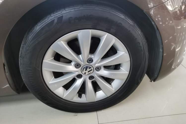 Used Volkswagen Beetle 2013 1.4 TSI Comfort Model Right Front Wheel Hub