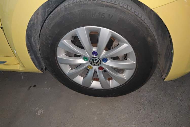 Used Volkswagen Beetle 2013 1.4TSI Fashion Edition Right Front Wheel Hub