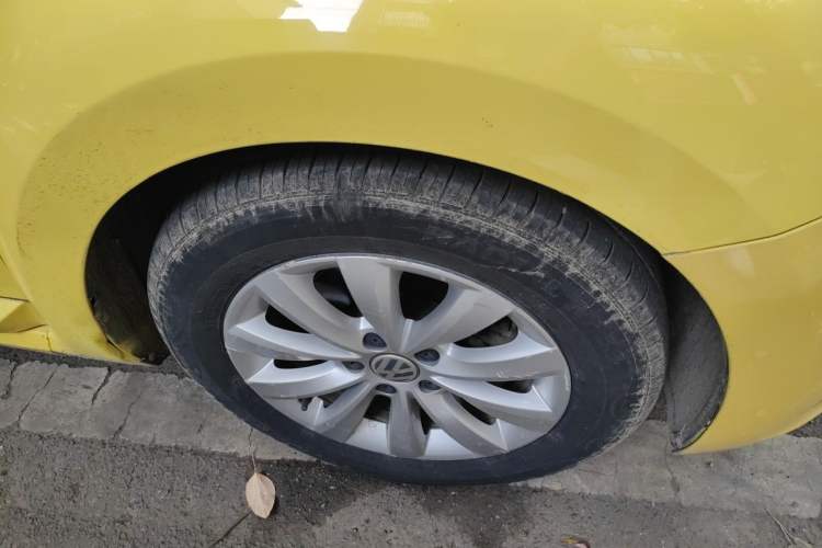 Used Volkswagen Beetle 2013 1.2TSI Fashion Edition Right Front Wheel Hub
