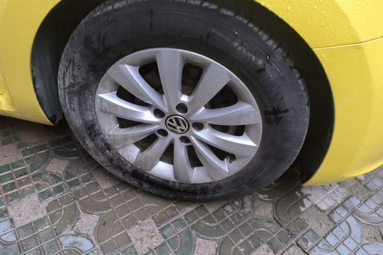 Used Volkswagen Beetle 2013 1.2TSI Fashion Edition Right Front Wheel Hub