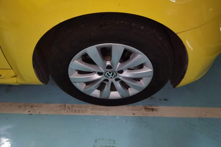 Used Volkswagen Beetle 2013 1.2TSI Fashion Edition Right Front Wheel Hub